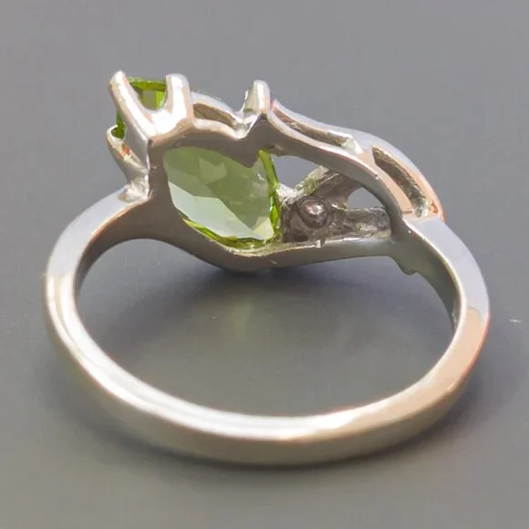 10K White Gold Marquise Peridot & Diamond Leaf-Swirl Ring, Sz 5.75— Hallmark USA